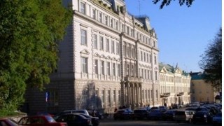 Працівника Львівської ОДА підозрюють у розкраданні грошей при будівництві дитбудинку у Радехові