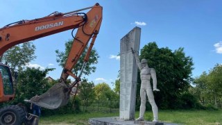 На території Підберізцівської ОТГ демонтували два радянських пам'ятники