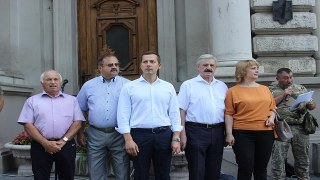 Кумпанія супрематиста Спринського вимагає прозорого очільника Львівської ОДА