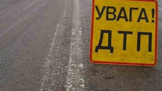 На Сколівщині водій збив на узбіччі двох пішоходів
