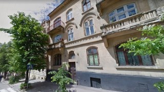 У Львові продають приміщення у будинку біля підніжжя Високого Замку