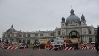 У Львові повністю перекрили під'їзд до Залізничного вокзалу