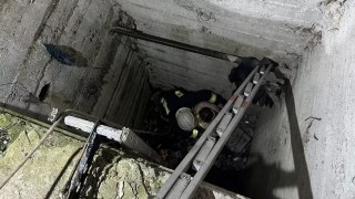 Біля Стрия жінка впала в 7-метрову яму у закинутій будівлі