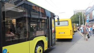 Львівські школярі платитимуть за проїзд у маршрутках під час канікул