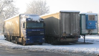Через негоду на Львівщині ввели обмеження для руху вантажівок