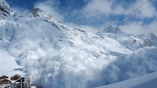 Небезпека сходження лавин зберігатиметься у Карпатах упродовж цього тижня