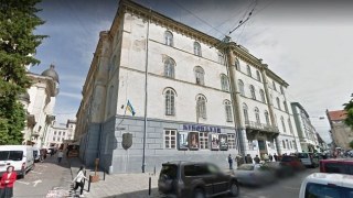 Львівські депутати вимагають передати Будинок офіцерів у Львові у комунальну власність