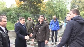У Києві в Парасюка виникла суперечка з начальником УДО України