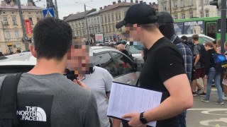 Львівського прокурора викрили на хабарі у дві тисячі доларів