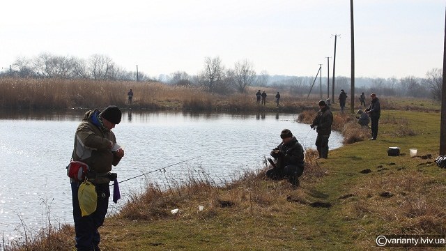 Рибальство на озері