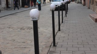 У Львові розпочали ремонтувати тротуари та двори