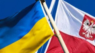 Посольство України в Польщі відкрило цілодобову гарячу лінію