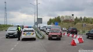 На кордоні з Польщею – черги на 120 автівок