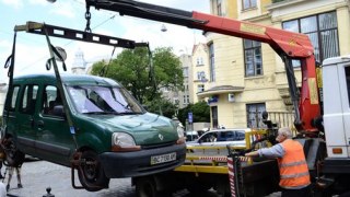 Прокуратура розпочала розслідування через незаконну евакуацію автомобілів у Львові