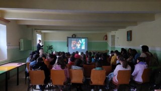 У Бориславі організували кінопоказ мультфільму про пригоди Льолєка і Болєка