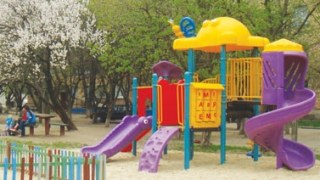 Львівська ОДА виділила 500 тис. грн. на облаштування дитячих майданчиків до кінця 2012 року