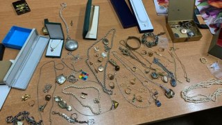 У Краковці викрили контрабанду монет, годинників, медалей і біжутерії