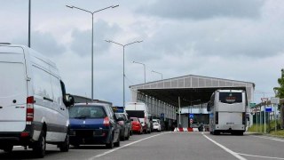На кордоні з Польщею – черги з 20 авто та 14 автобусів