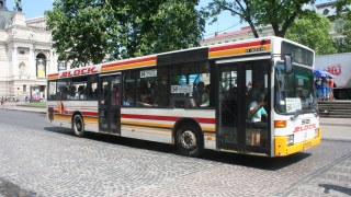 У Львові на маршрут №1001 нарешті знайшли автобус