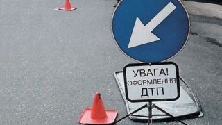 На Львівщині вантажівка збила двох жінок на тротуарі