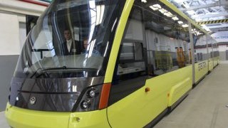 У "Львівелектротрансі" запевняють, що низькопідлоговий трамвай курсує без проблем