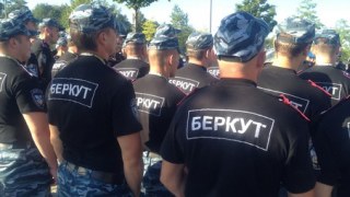 15 автобусів "Тигру" та "Беркуту" прибули у Київ