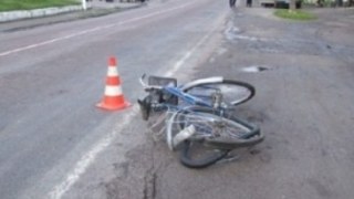 У Львові водій збив підлітка, котрий їхав по велодоріжці