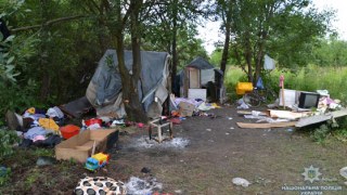 Поліція затримала нападників на ромський табір та підозрюваного у вбивстві рома біля Львова