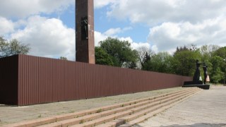 Садовий розпорядився виділити 200 тисяч на Монумент слави у Львові