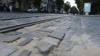 Львів'яни виступають проти демонтажу бруківки із вулиць Львова