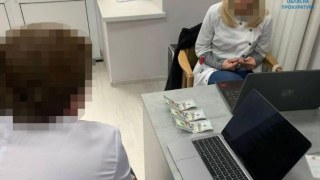 Двоє львівських медиків за хабарі виготовляли фіктивні довідки для ухилянтів