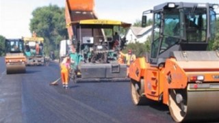 Цього року в ремонт доріг Львівщини вкладено у два рази більше матеріалів, ніж минулого