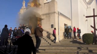 35 рятувальників гасили пожежу у церкві на Пустомитівщині