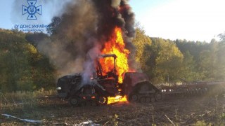 На Яворівщині вщент згорів трактор