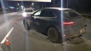 Поблизу Львова водій Porsche Macan наїхав на патрульного