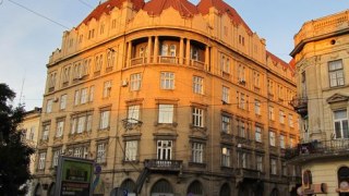 У Львові замінували два Апеляційні суди: проводиться евакуація людей