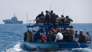 До Греції прибуло понад 100 тисяч біженців