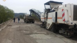На Жидачівщині ремонтують дорогу на мості  через Дністер