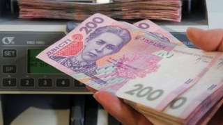 Середня зарплата на Львівщині за місяць зросла на 1,3%