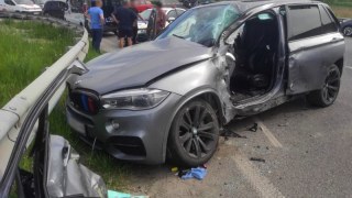 На трасі Київ – Чоп поблизу Львова у ДТП постраждали водій та пасажири BMW X5