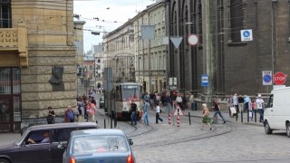 Міськрада змінила порядок в'їзду авто до ценру Львова