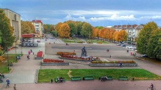 За хабар у 42 тисячі гривень затримали двох чиновників на Львівщині
