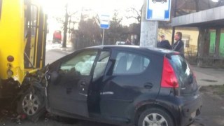 У Львові маршрутка потрапила у аварію: ніхто не постраждав