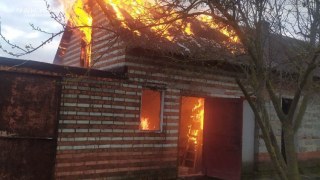 На Львівщині вщент згоріла будівля