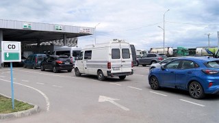 На кордоні з Польщею – черги з 65 авто та 13 автобусів