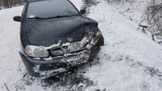 На Самбірщині авто з'їхало у кювет: є постраждалі