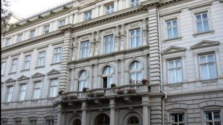Львівська облрада оскаржила рішення суду щодо повернення у власність міськради Львова будівель своїх чотирьох підприємств