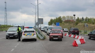 На кордоні з Польщею – черги на 352 авто