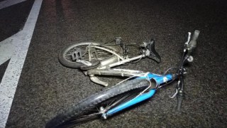 На трасі Київ-Чоп вантажівка на смерть збила велосипедиста