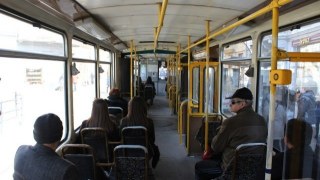 На час карантину у львівських трамваях та тролейбусах перевозитимуть по 10 пасажирів
